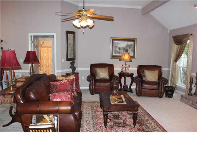 121 Falcon Ridge Drive Raymond, MS 39154 - Photo 10 of 47 Great Room