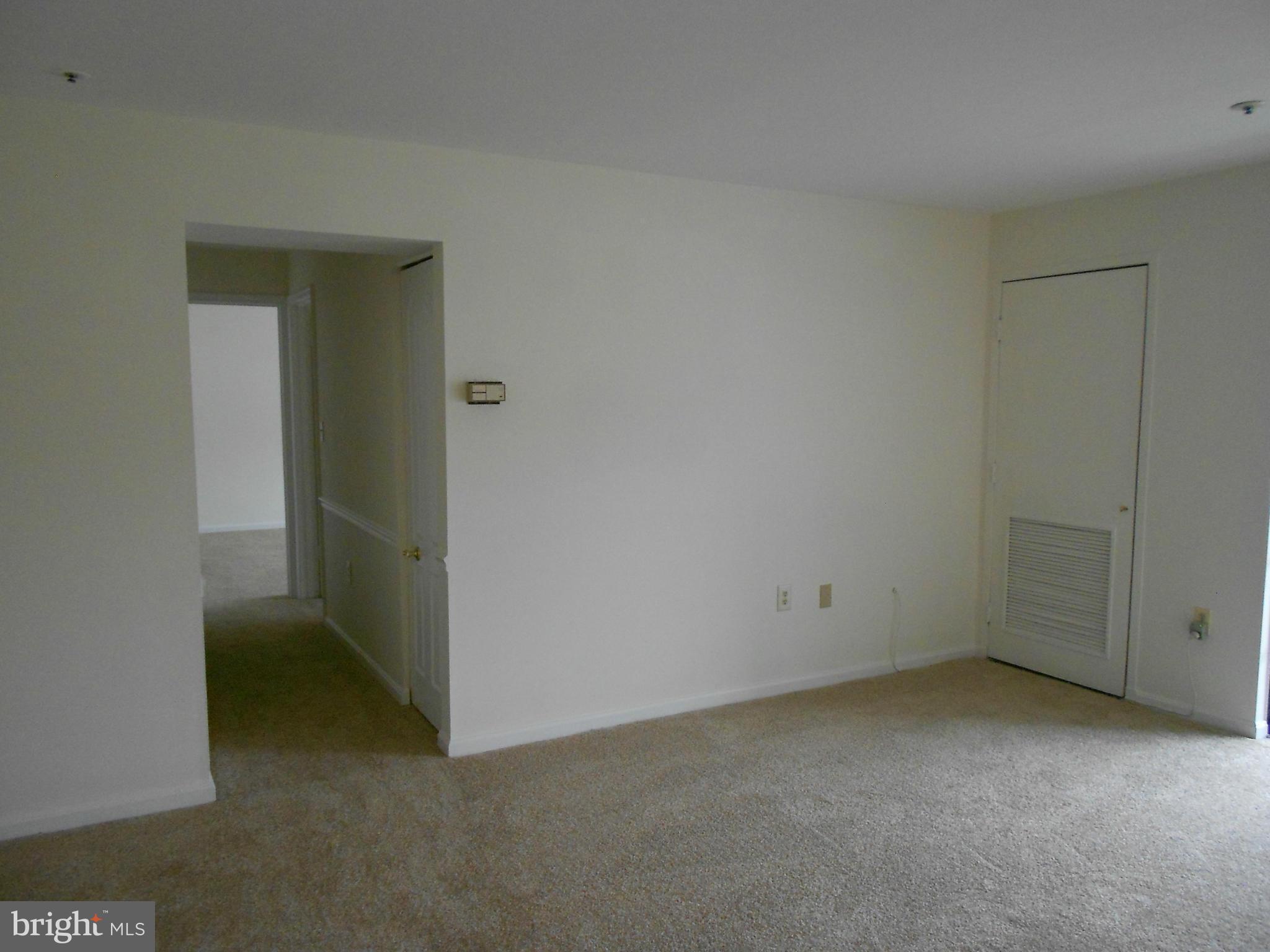 8503 Falls Run Road, Unit F Ellicott City, MD 21043 - Photo 17 of 30 Living Room