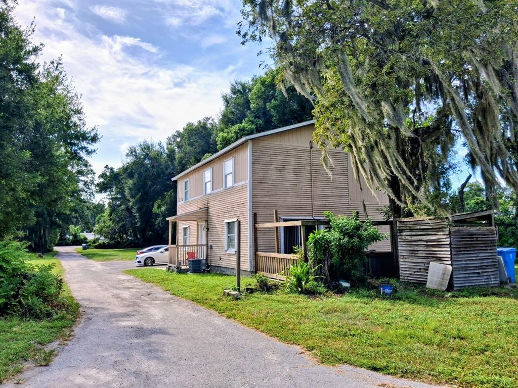1208 South Taylor Road Seffner, FL 33584 - Photo 4 of 37 Gallery Image 4