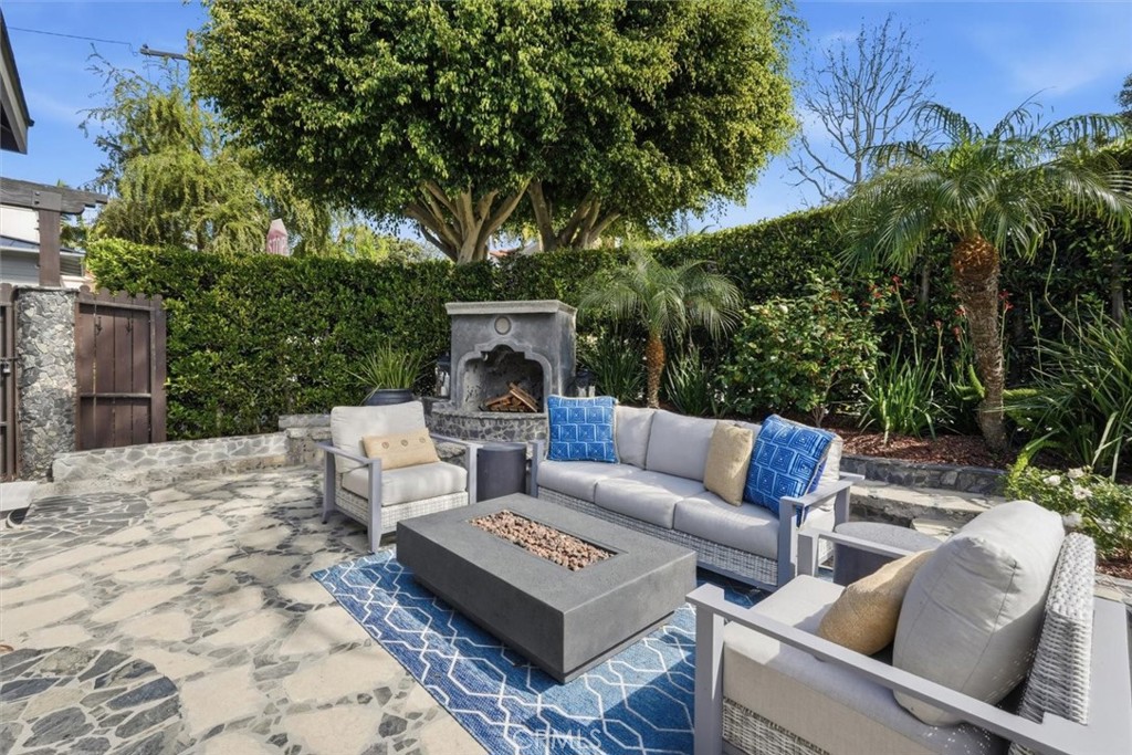 3013 Maple Avenue Manhattan Beach, CA 90266 - Photo 1 of 1 a view of a backyard with furniture