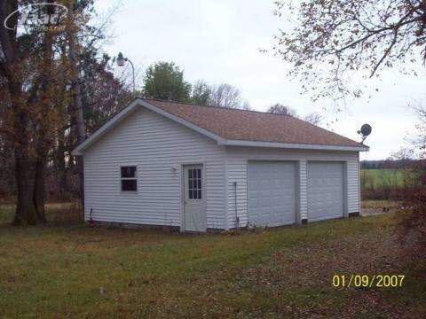 8380 Bath Road Byron, MI 48418 - Photo 3 of 13 20166680-2.JPG