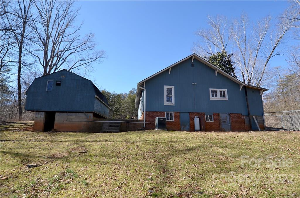 2999 Harmony Grove Road Nebo, NC 28761 - Photo 4 of 21 Gallery Image 4