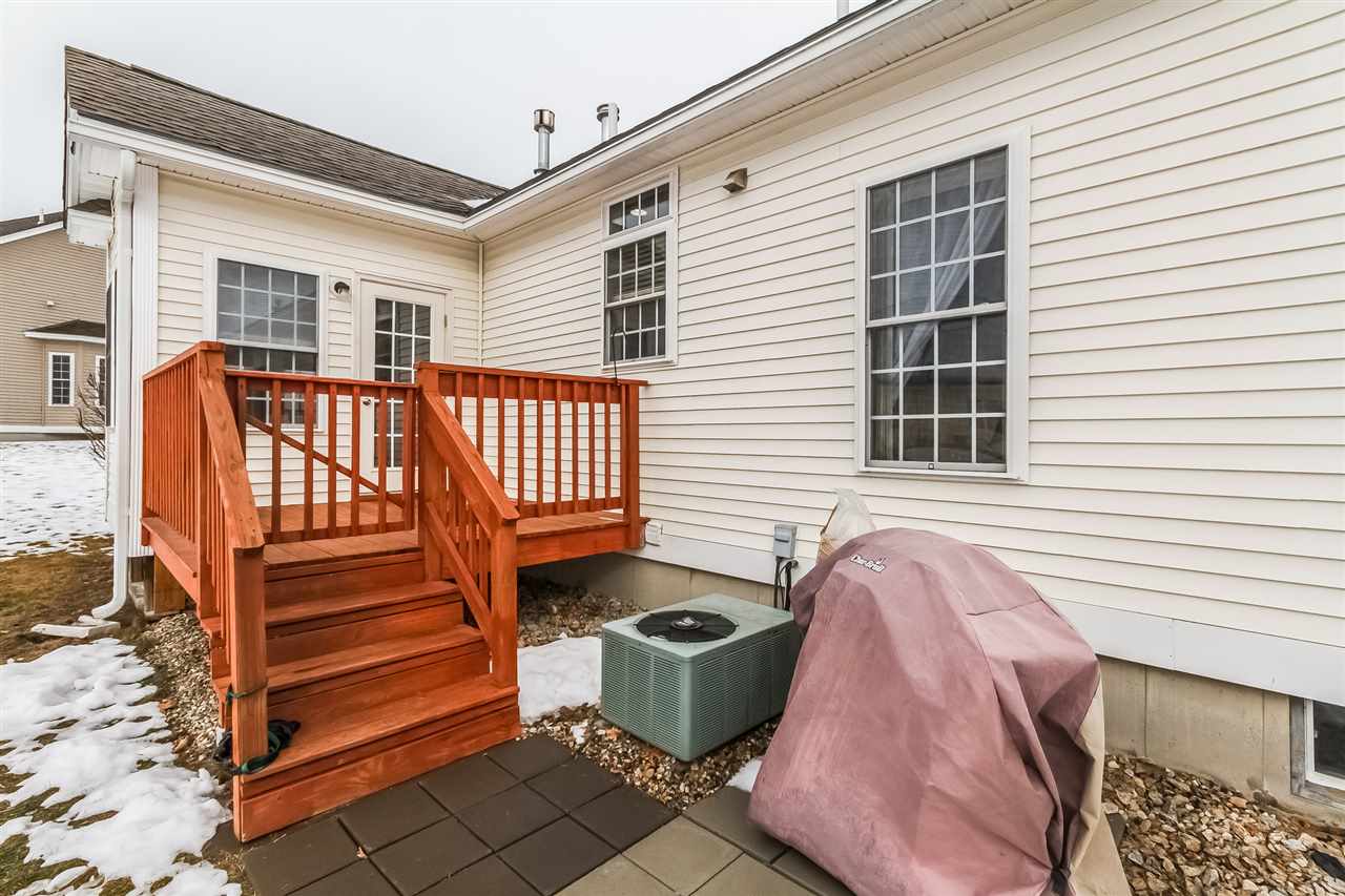 7 Old Stage Road Litchfield, NH 03052 - Photo 33 of 39