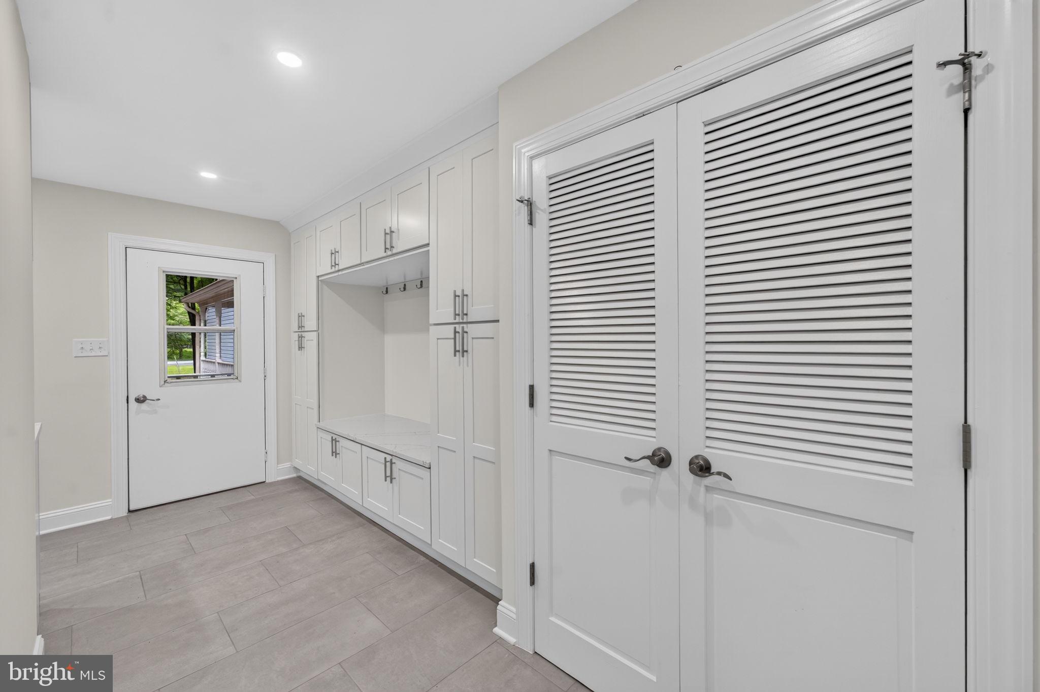 7122 Ivakota Road Clifton, VA 20124 - Photo 31 of 87 Mudroom