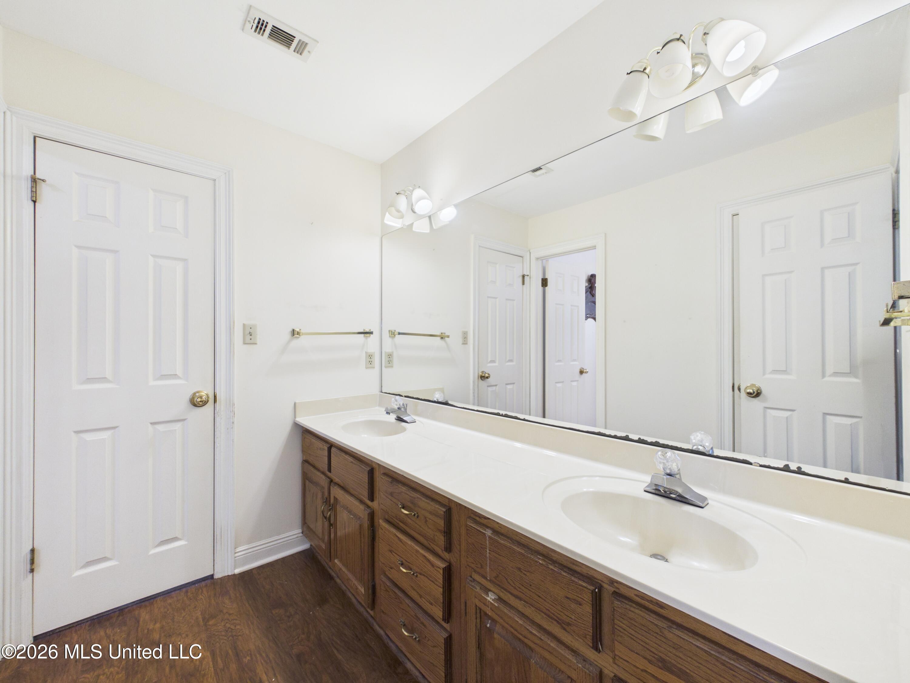 1068 Conley Circle Ocean Springs, MS 39564 - Photo 29 of 41 CAM04449G0-PR0046-STILL039