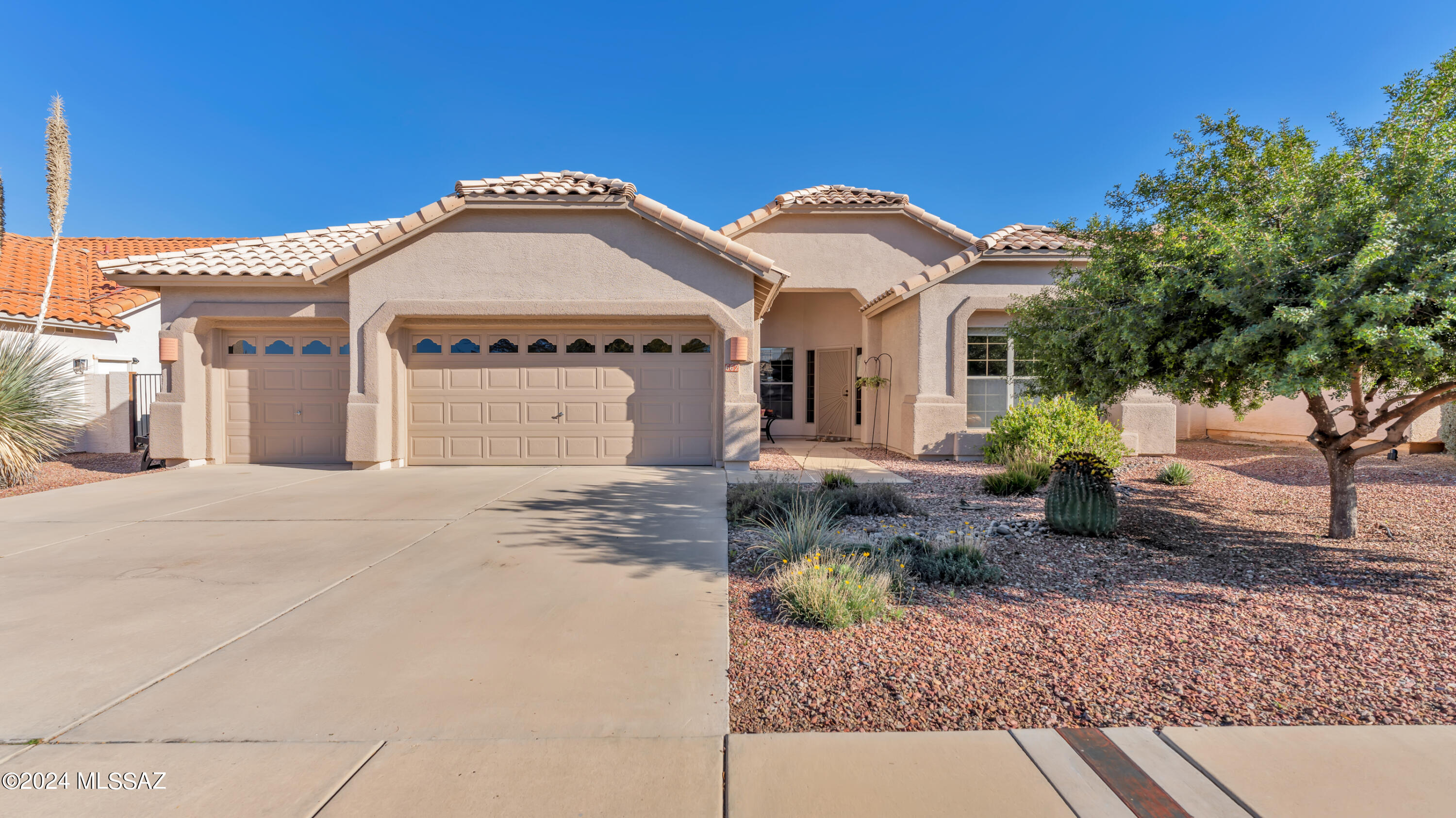 662 Bridal Veil Falls Road Tucson, AZ 85755 - Photo 3 of 40
