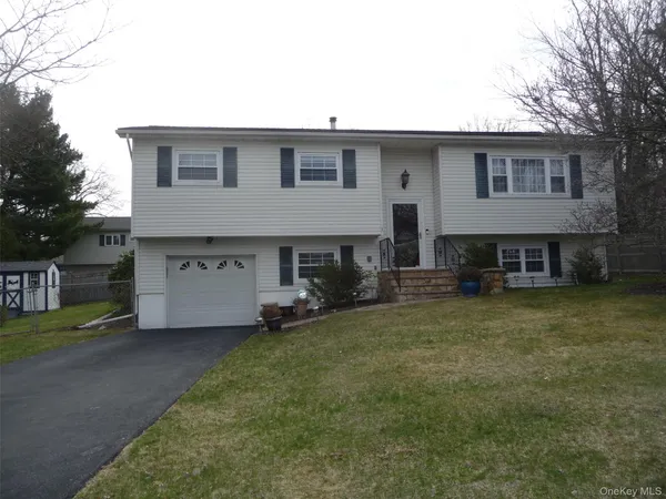 $3,400 | 1 Weather Vane Way, Middletown, NY 10940