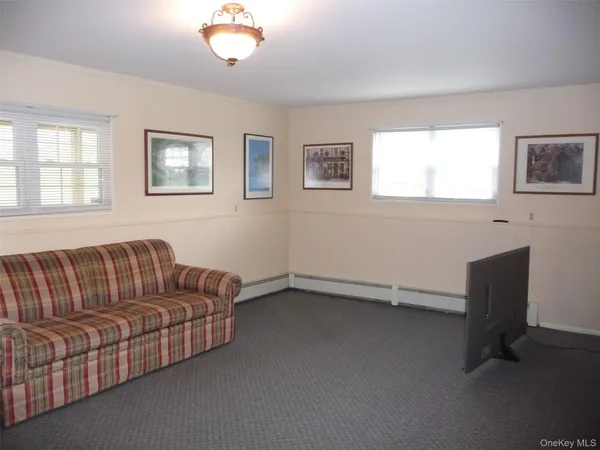 $3,400 | 1 Weather Vane Way, Middletown, NY 10940