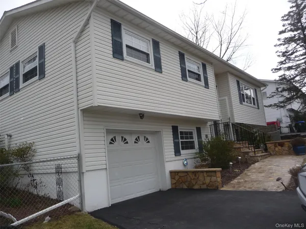 $3,400 | 1 Weather Vane Way, Middletown, NY 10940