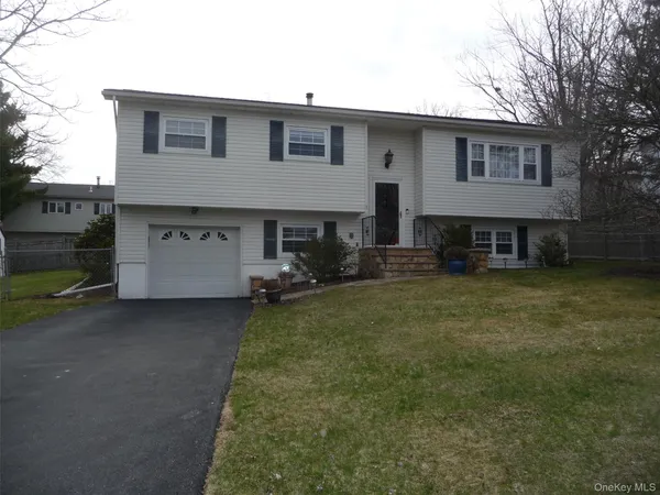 $3,400 | 1 Weather Vane Way, Middletown, NY 10940