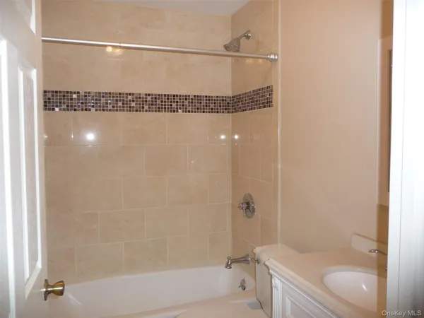 $3,400 | 1 Weather Vane Way, Middletown, NY 10940