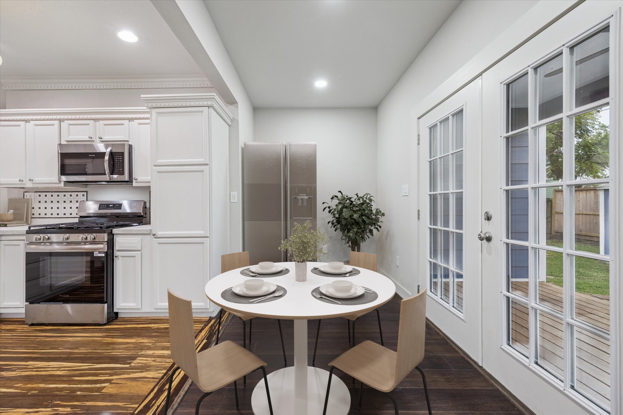 1124 Dunbar Street Houston, TX 77009 - Photo 9 of 21 *this photo is virtually staged*