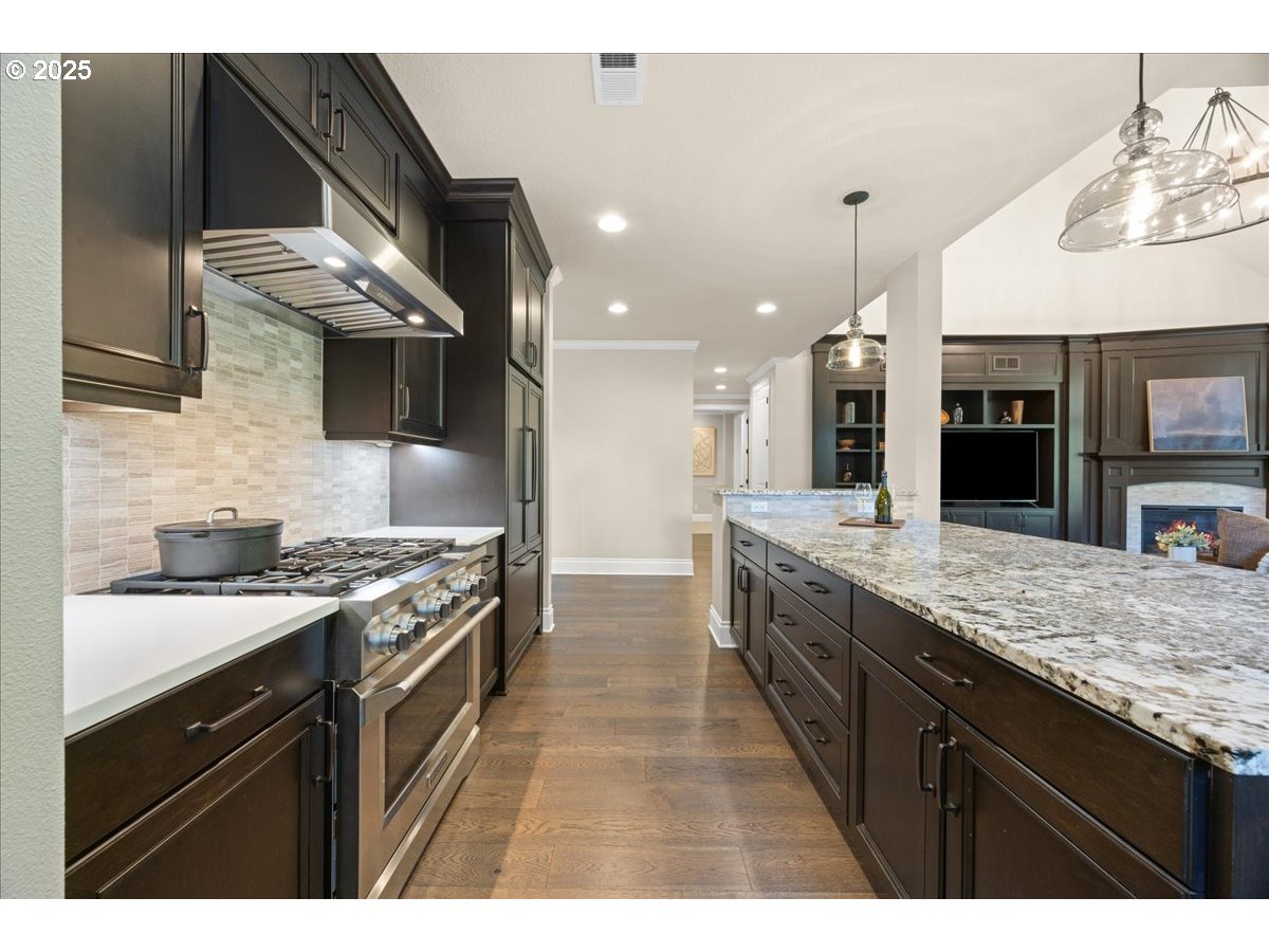 9740 Southeast Jeanne Road Happy Valley, OR 97086 - Photo 12 of 48 Kitchen