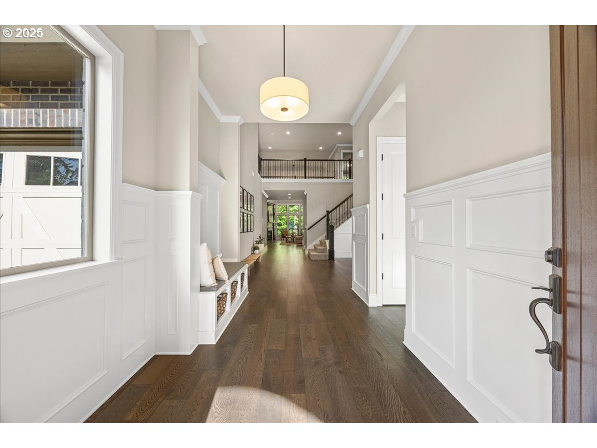9740 Southeast Jeanne Road Happy Valley, OR 97086 - Photo 6 of 48 Entrance/Foyer