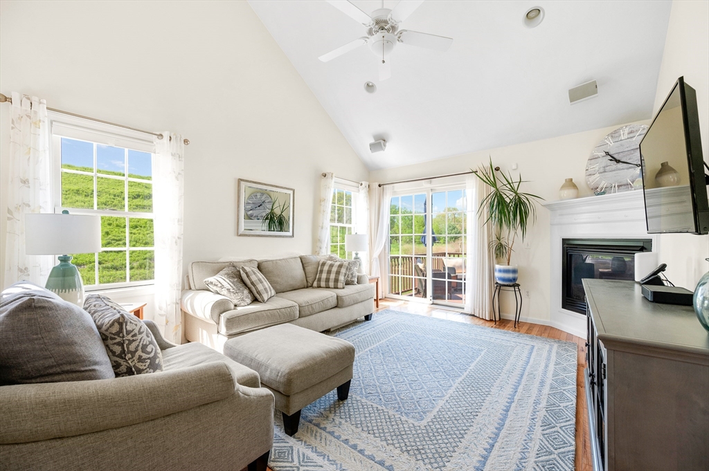 24 Fox Run Road, Unit 24 Blackstone, MA 01504 - Photo 13 of 32