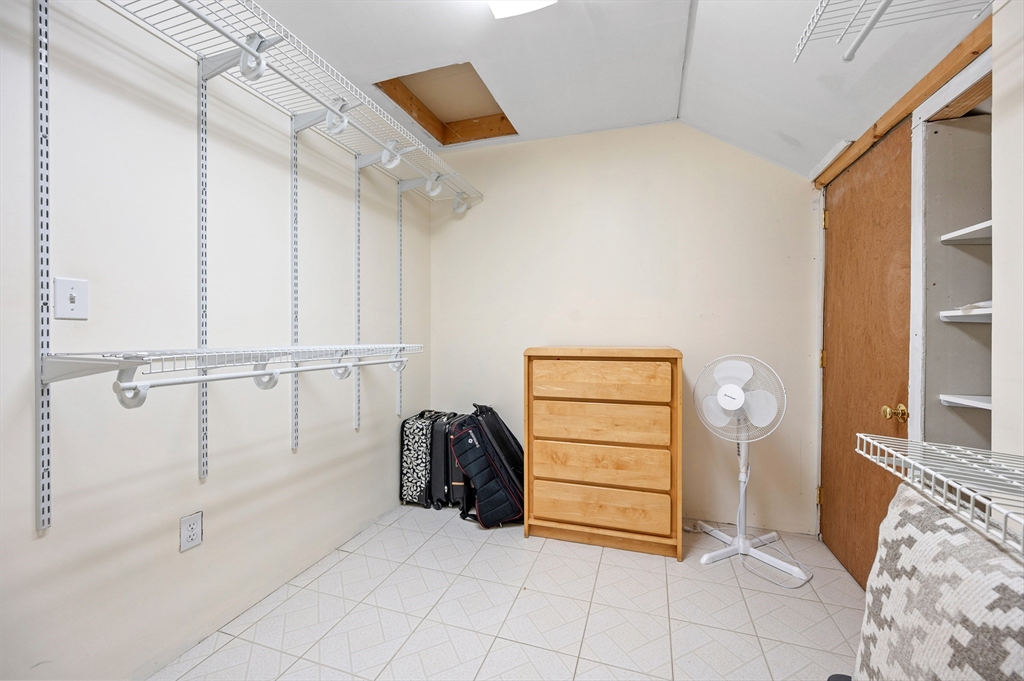 24 Fox Run Road, Unit 24 Blackstone, MA 01504 - Photo 23 of 32