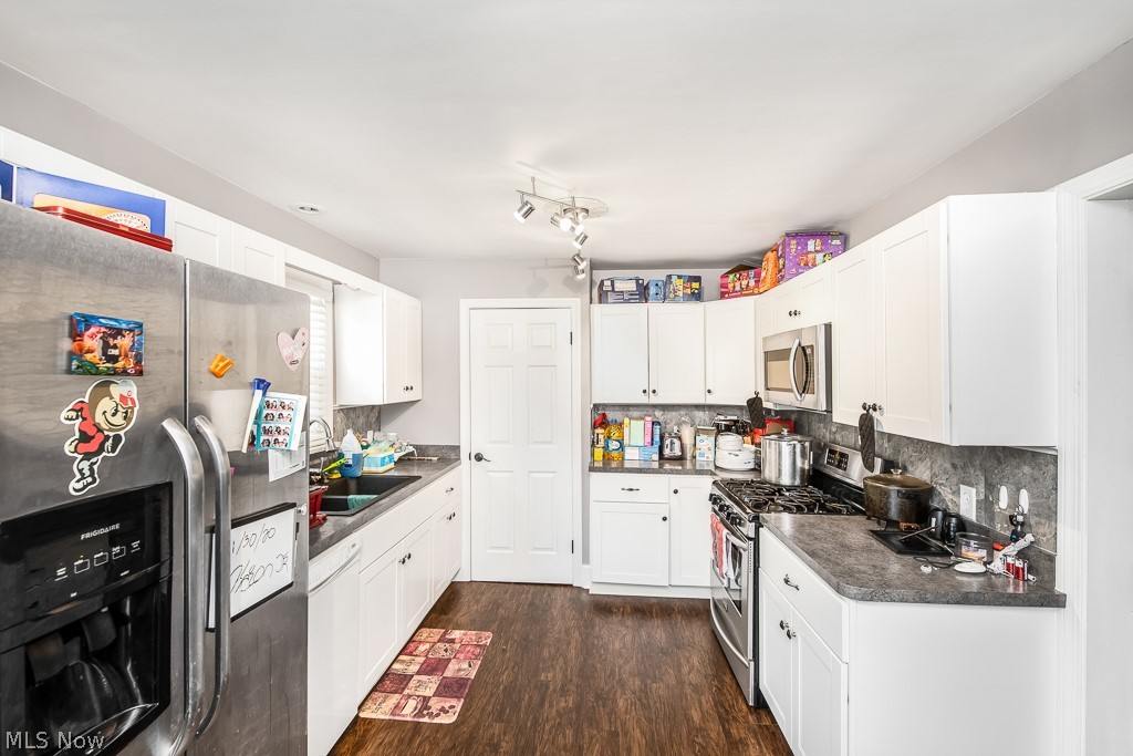 13806 Granger Road Cleveland, OH 44125 - Photo 4 of 23