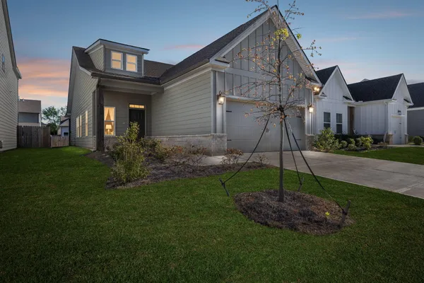 $2,350 | 2085 Firelight Way, Ooltewah, TN 37363