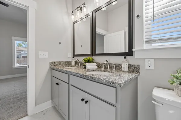 $2,350 | 2085 Firelight Way, Ooltewah, TN 37363