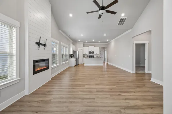 $2,350 | 2085 Firelight Way, Ooltewah, TN 37363