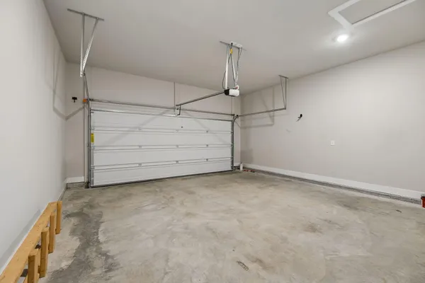 $2,350 | 2085 Firelight Way, Ooltewah, TN 37363