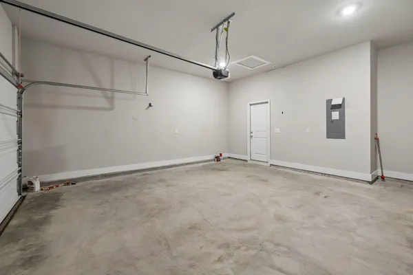 $2,350 | 2085 Firelight Way, Ooltewah, TN 37363