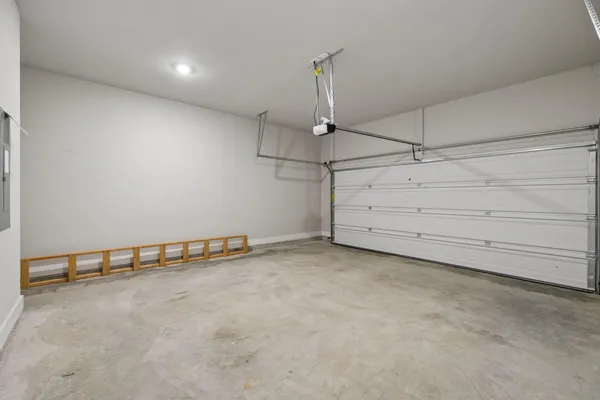 $2,350 | 2085 Firelight Way, Ooltewah, TN 37363