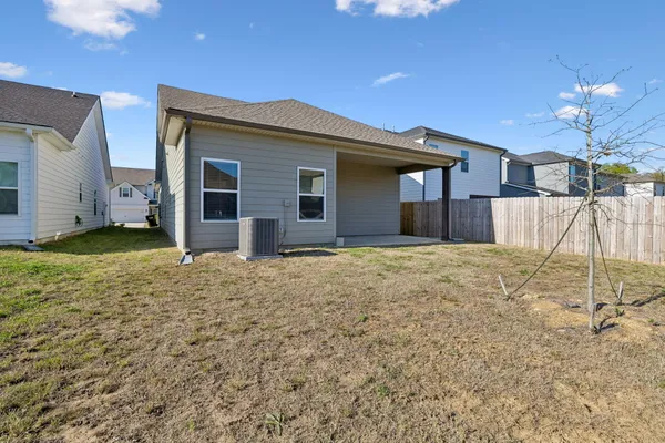 $2,350 | 2085 Firelight Way, Ooltewah, TN 37363