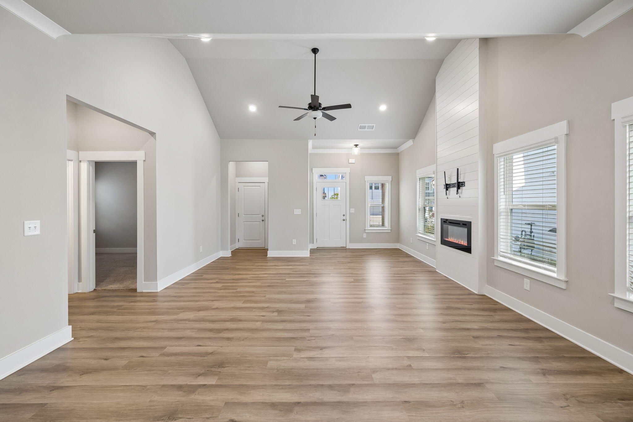 2085 Firelight Way Ooltewah, TN 37363 - Photo 4 of 46 8-2085 Firelight Wy Ooltewah - 008