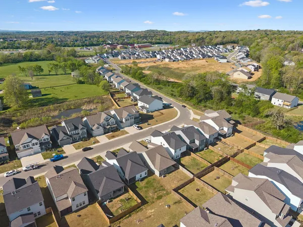 $2,350 | 2085 Firelight Way, Ooltewah, TN 37363