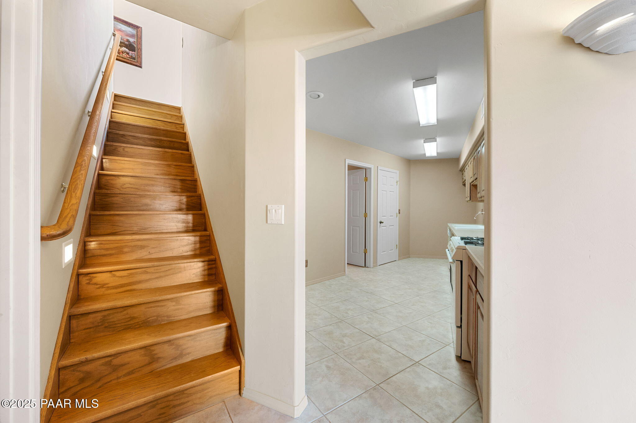 18900 Butte Pass Road Prescott, AZ 86305 - Photo 26 of 45 Downstairs Landing