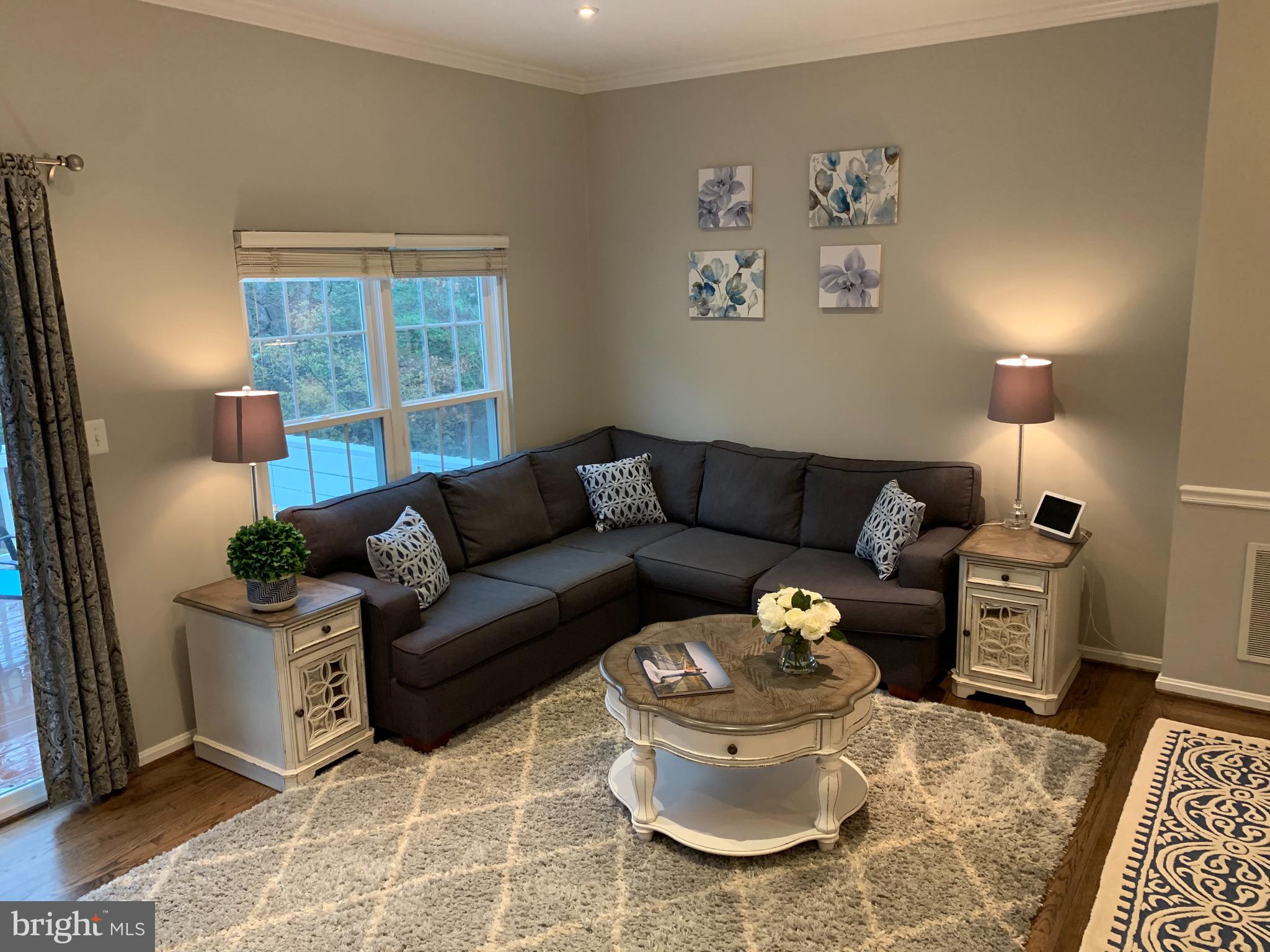 12016 Edgemere Circle Reston, VA 20190 - Photo 5 of 17 Gallery Image 5