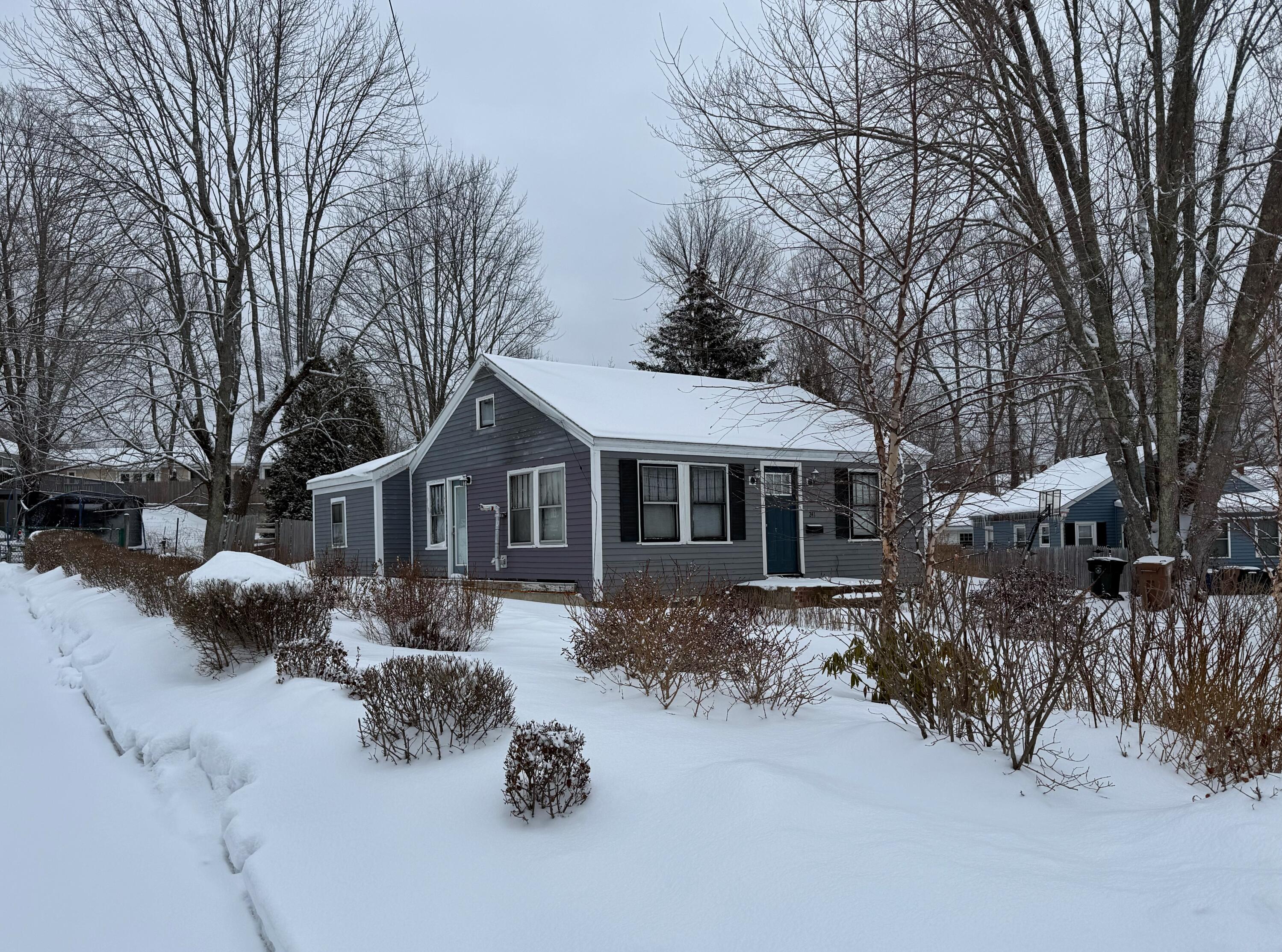 241 Lincoln Street Saco, ME 04072 - Photo 5 of 12 AA269C97-ED2B-4291-A4A2-34906E9AA64F