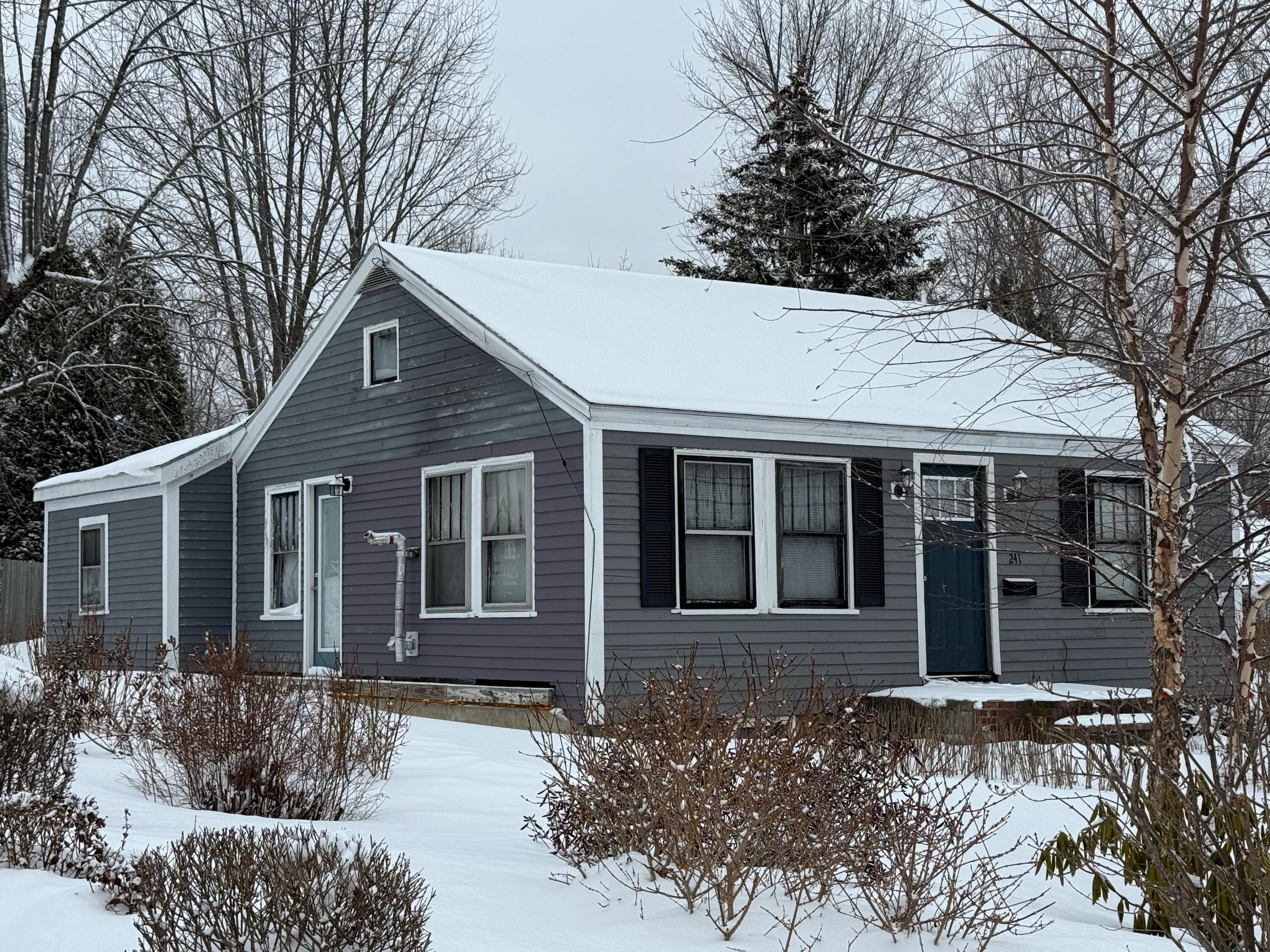241 Lincoln Street Saco, ME 04072 - Photo 6 of 12 D7C1EA70-972A-43F7-9266-A5D7FF89728C
