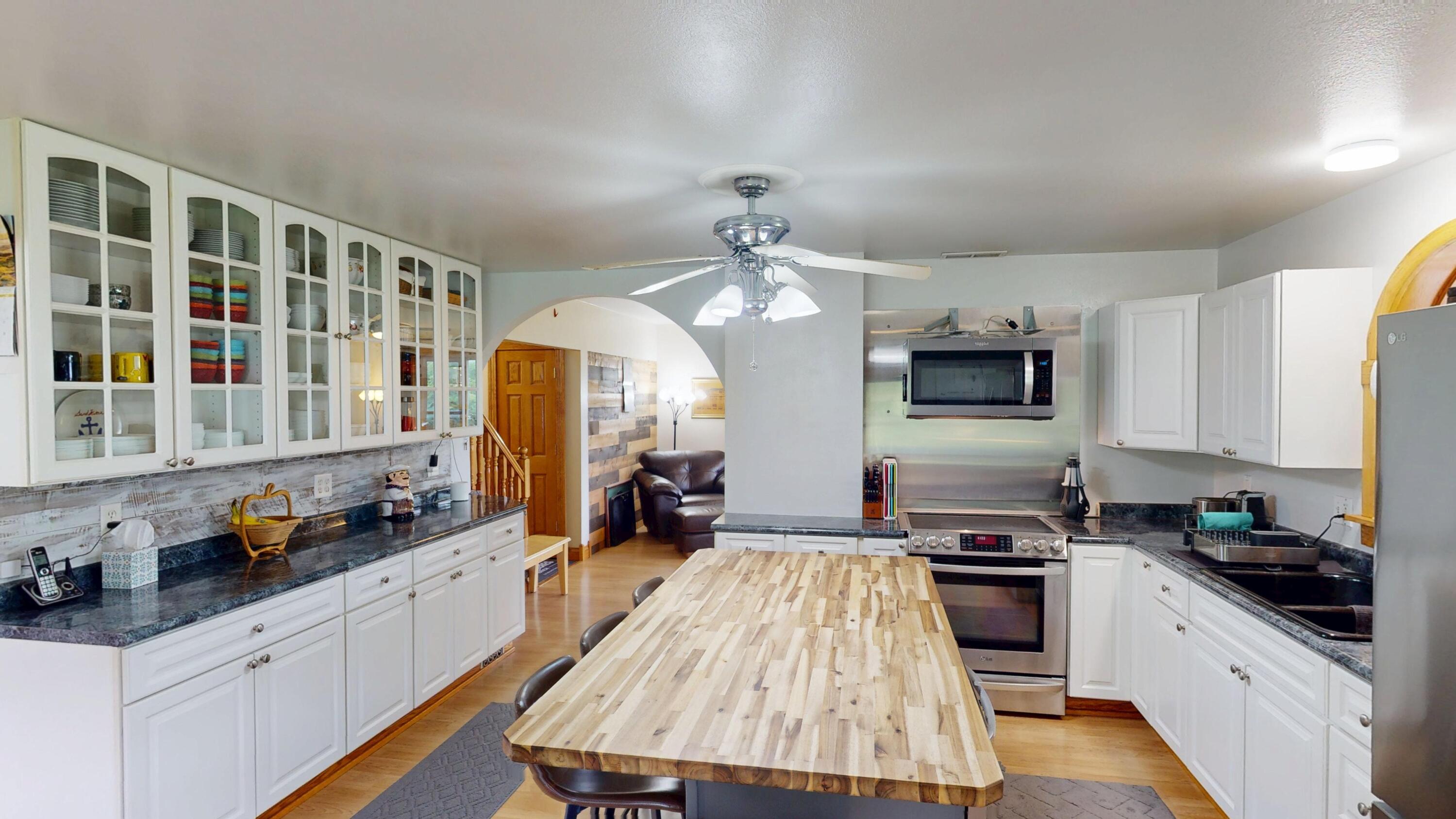 W25757 Bear Coulee Road Dodge, WI 54661 - Photo 2 of 91 Kitchen--