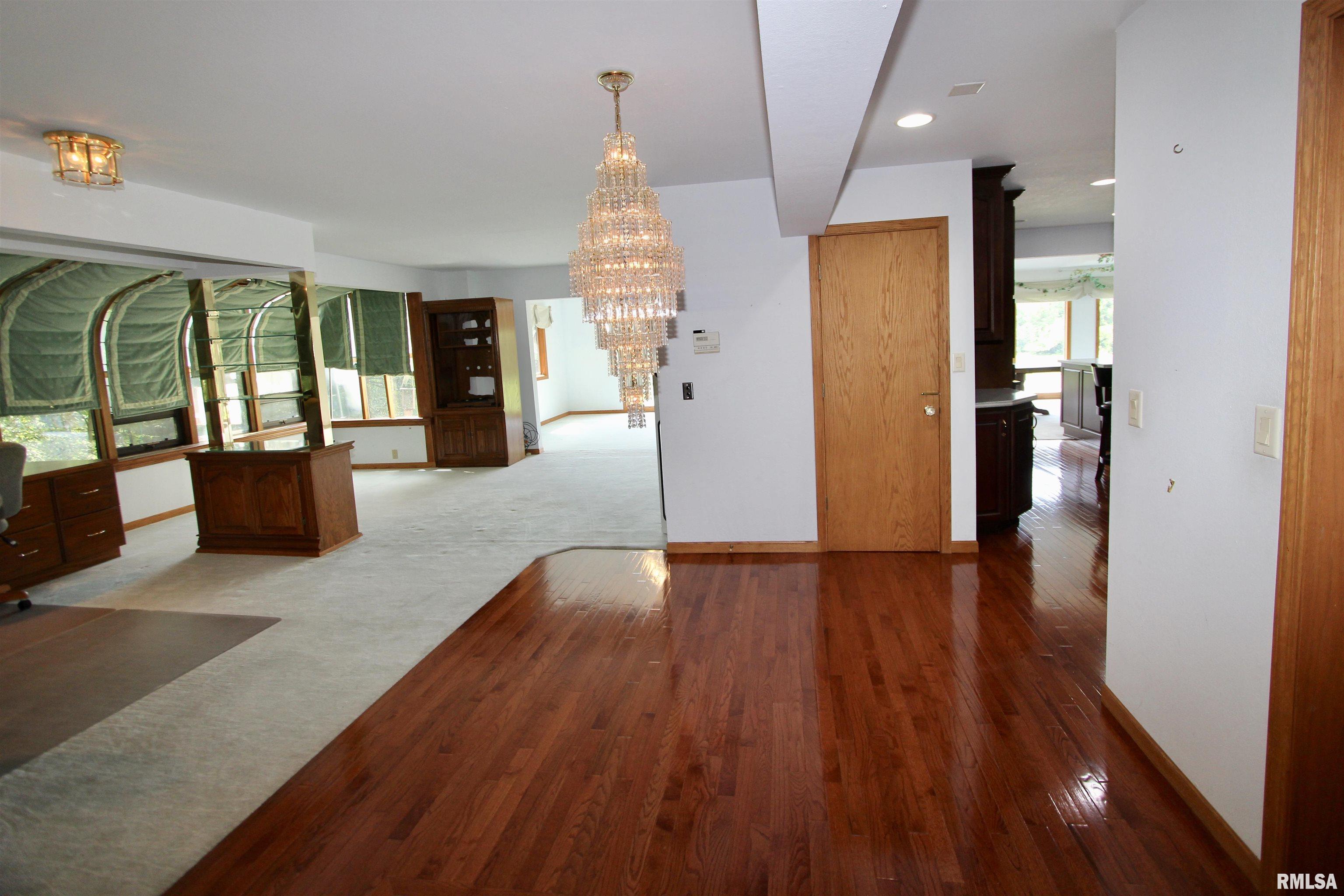 4121 North Koerner Road Peoria, IL 61615 - Photo 12 of 100