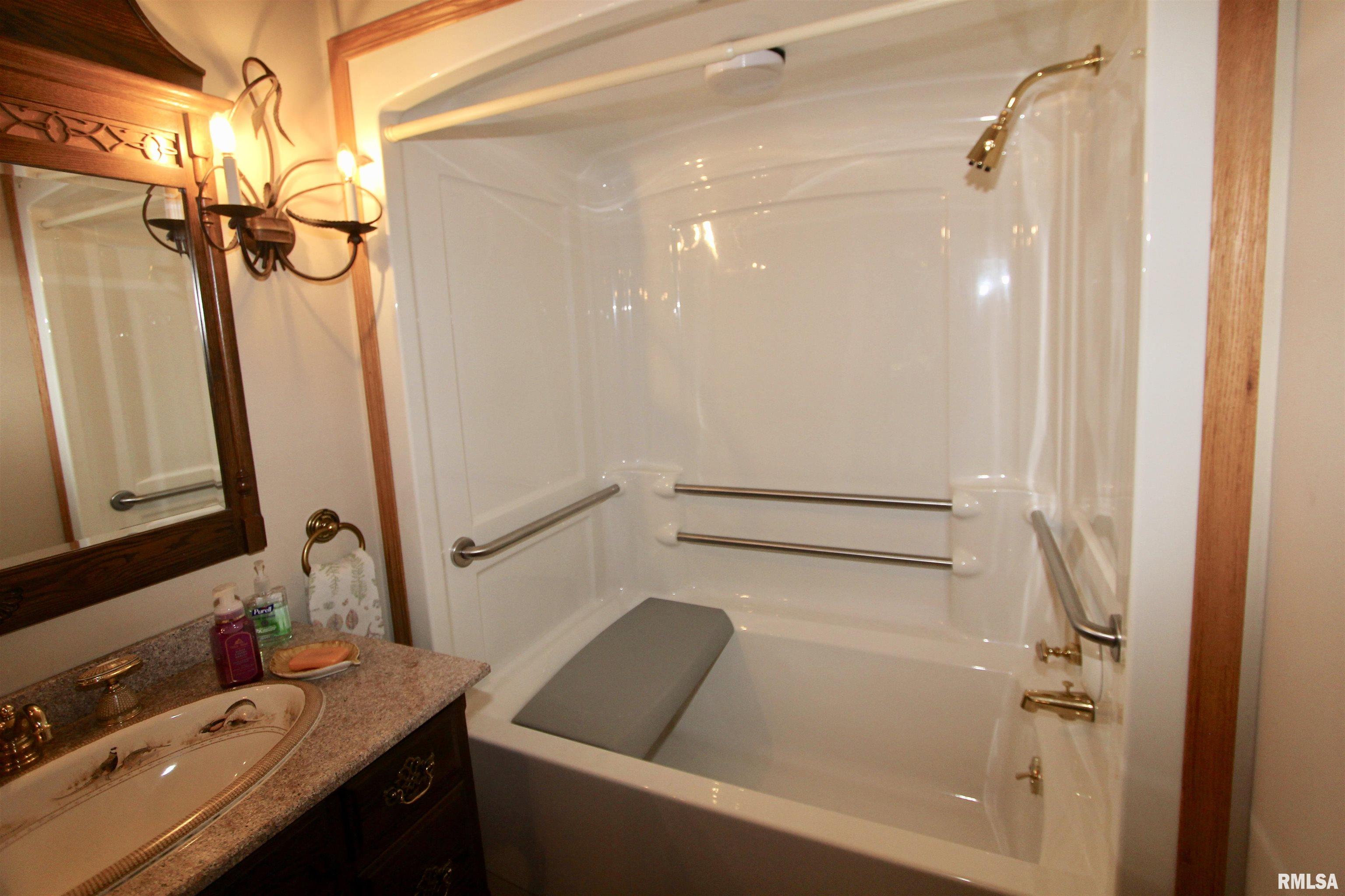 4121 North Koerner Road Peoria, IL 61615 - Photo 15 of 100