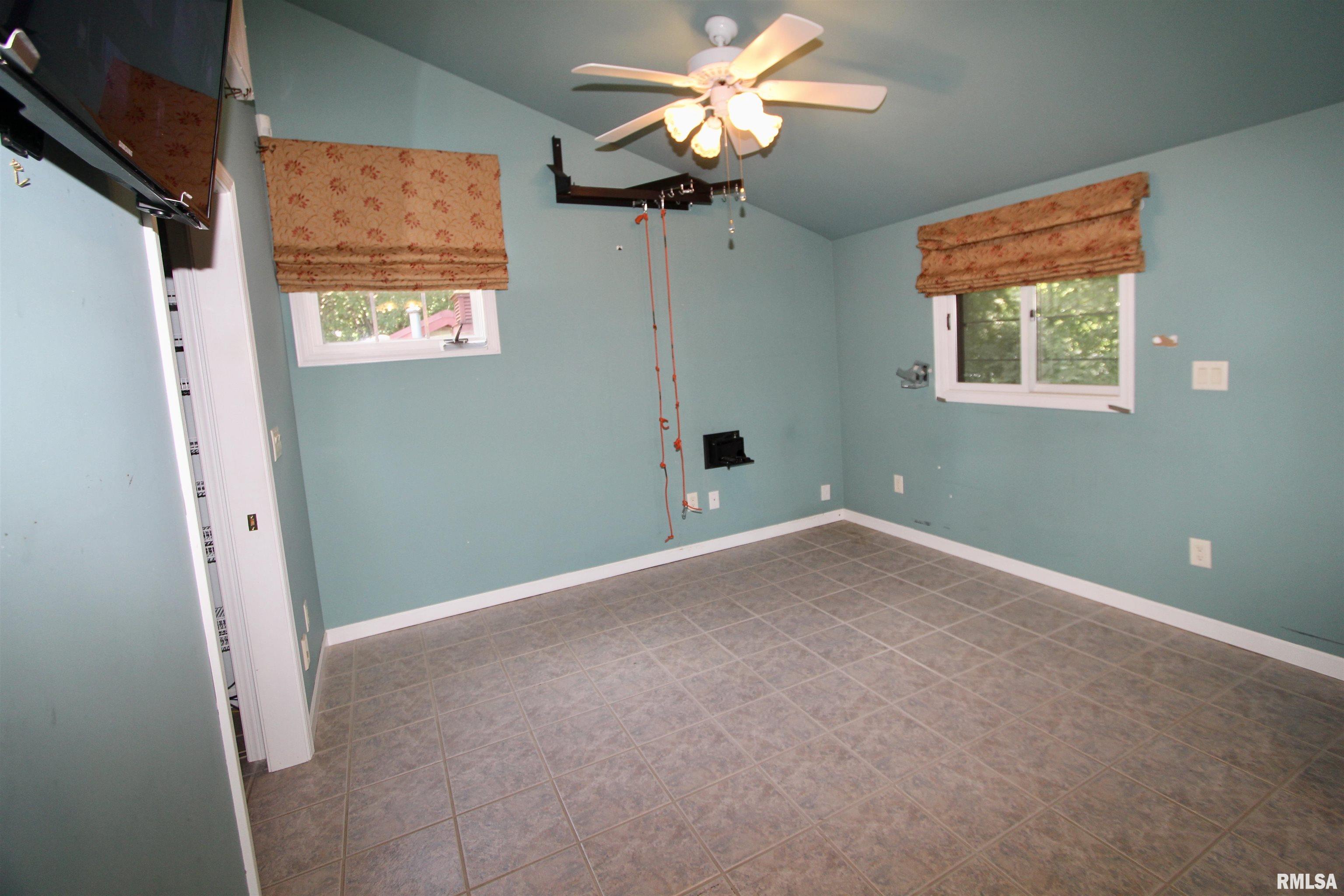 4121 North Koerner Road Peoria, IL 61615 - Photo 53 of 100