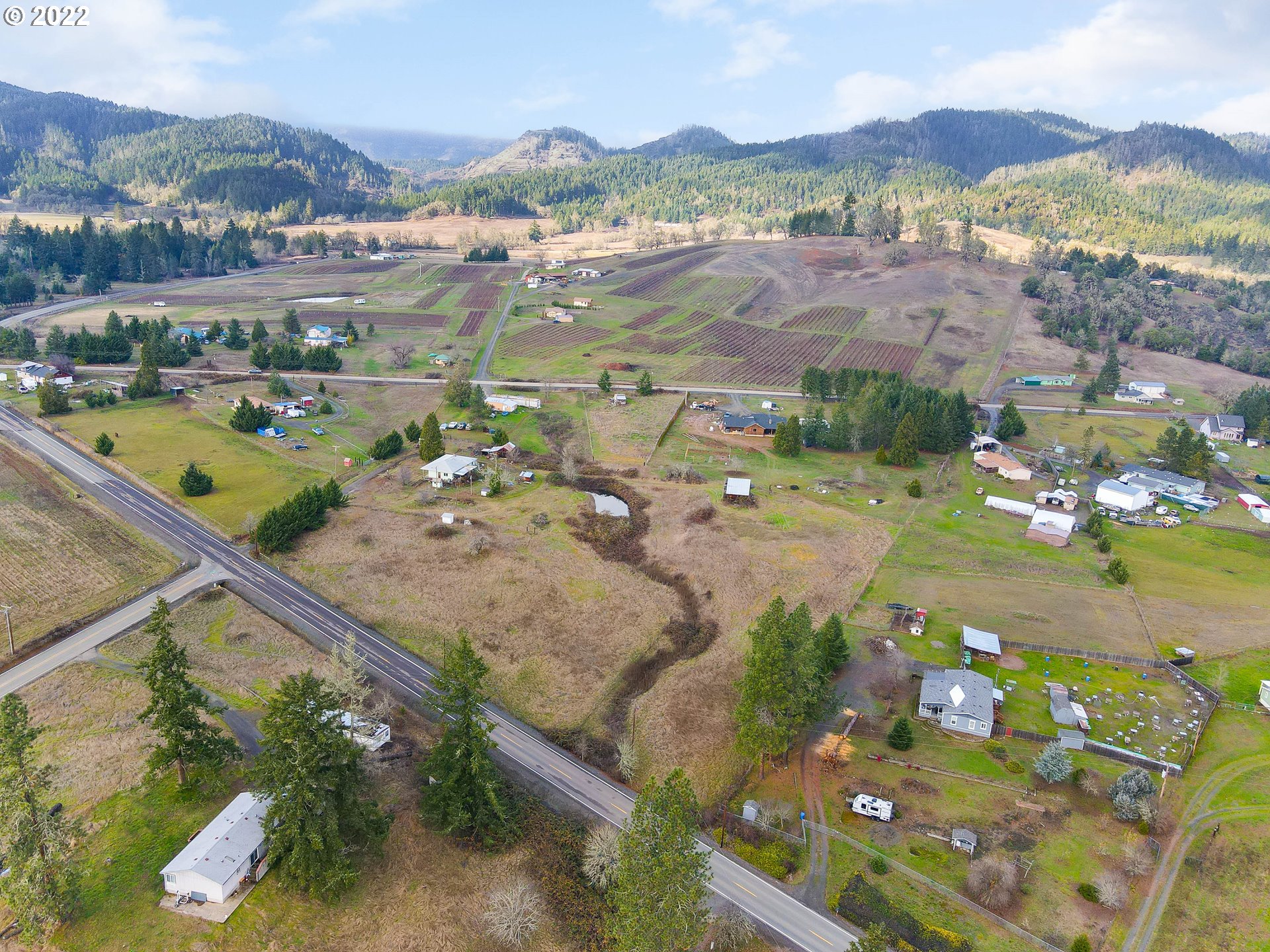 365 Reston Road Tenmile, OR 97481 - Photo 5 of 27 Gallery Image 5