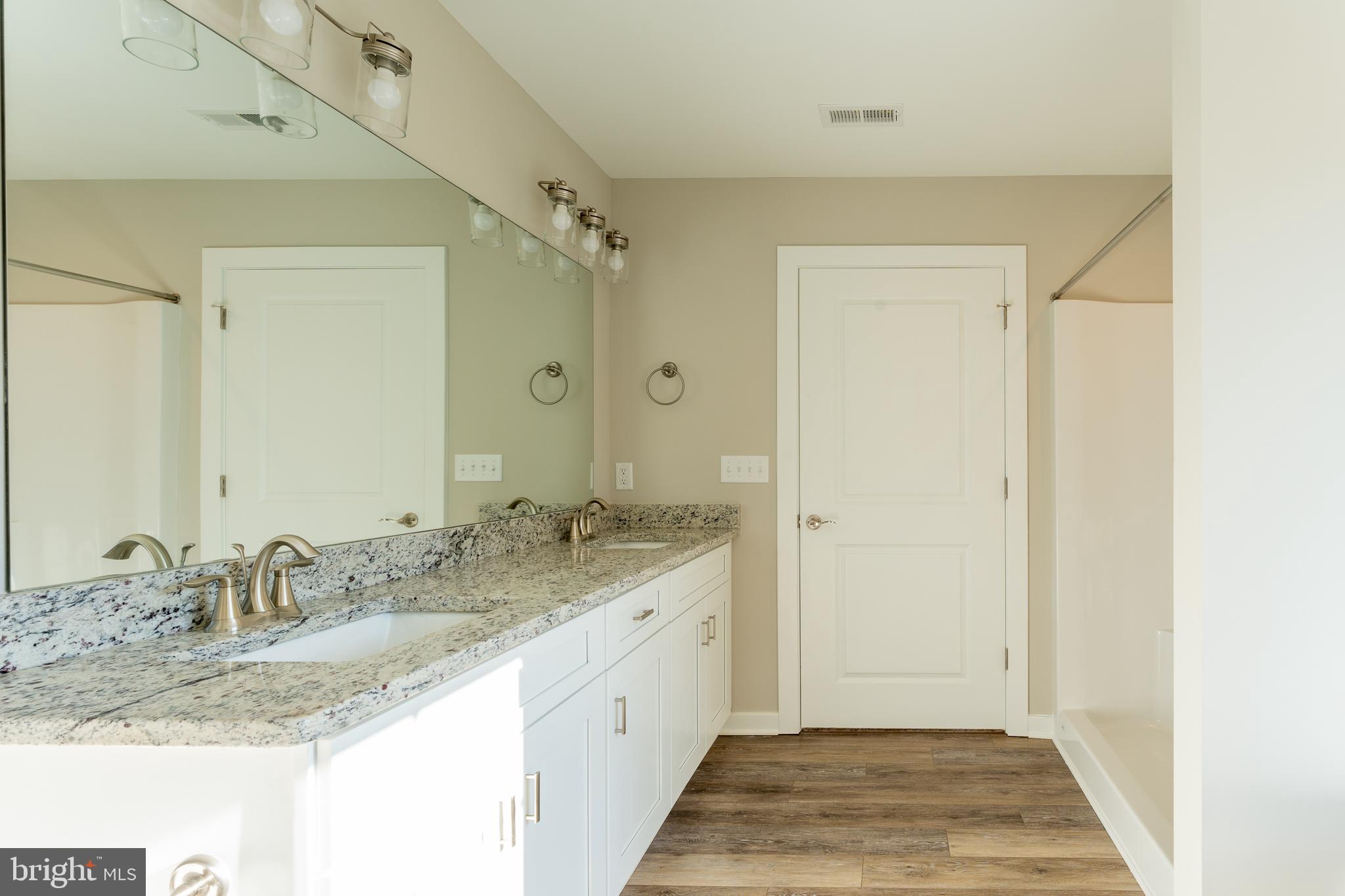 501 Harrison Circle Locust Grove, VA 22508 - Photo 15 of 58 Owner`s bath