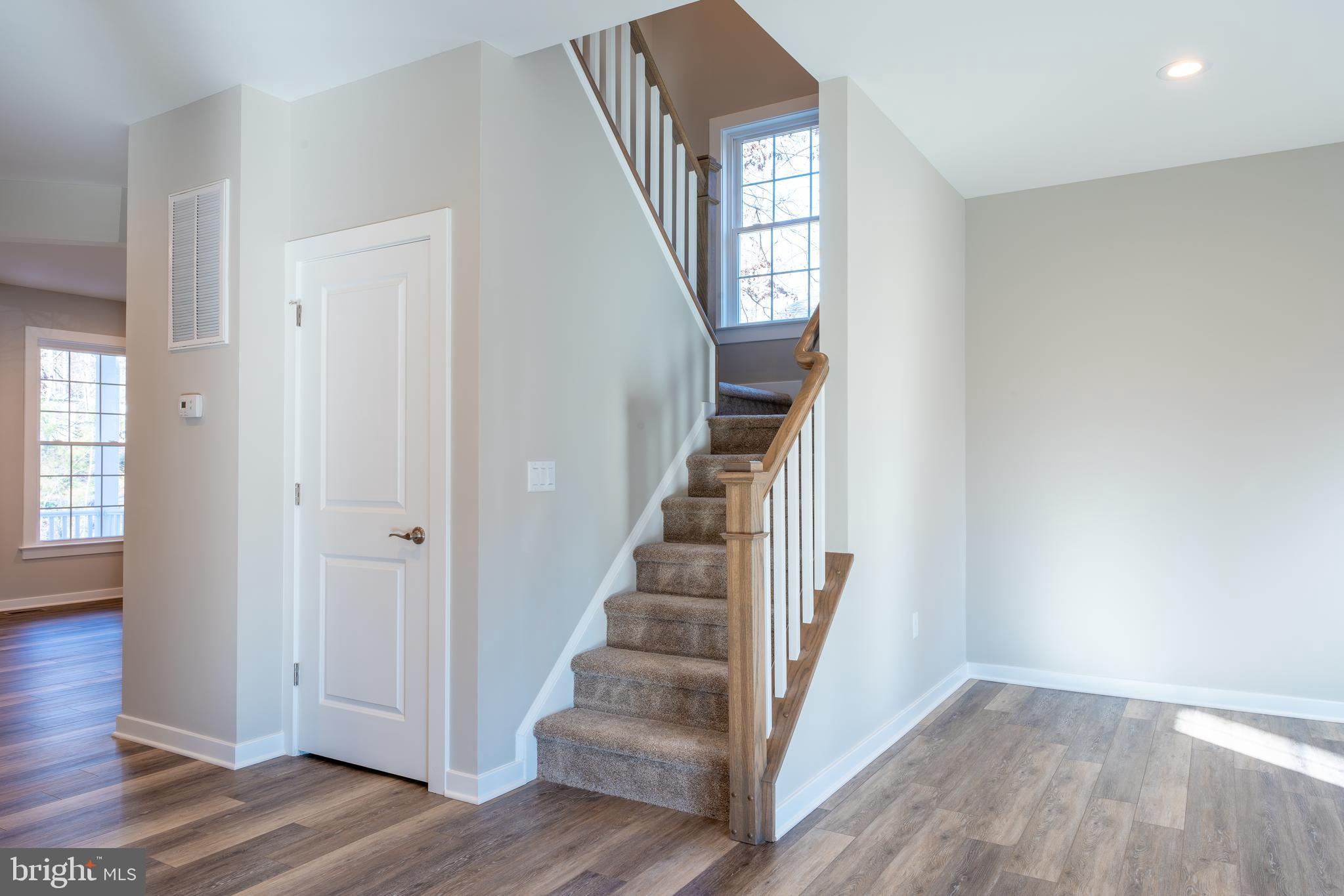 501 Harrison Circle Locust Grove, VA 22508 - Photo 27 of 58 Stairway