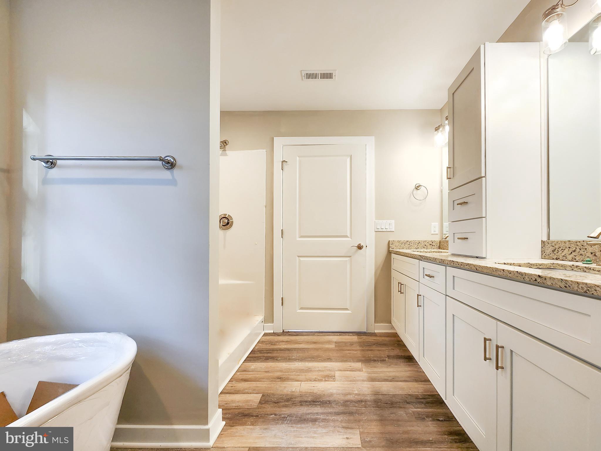 501 Harrison Circle Locust Grove, VA 22508 - Photo 35 of 58 Separate Tub Shower