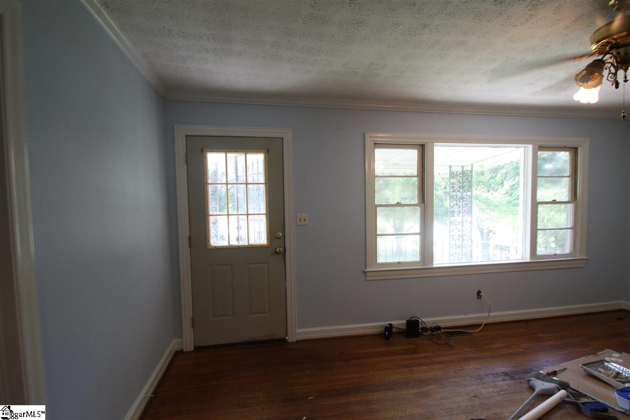 555 East Darby Road Taylors, SC 29687 - Photo 3 of 16 Gallery Image 3