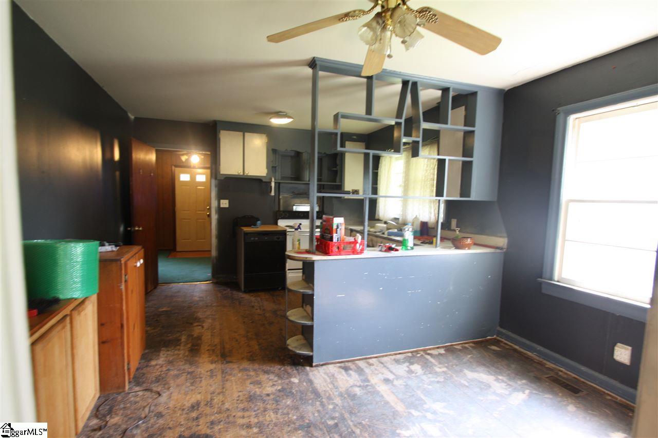 555 East Darby Road Taylors, SC 29687 - Photo 8 of 16 Gallery Image 8