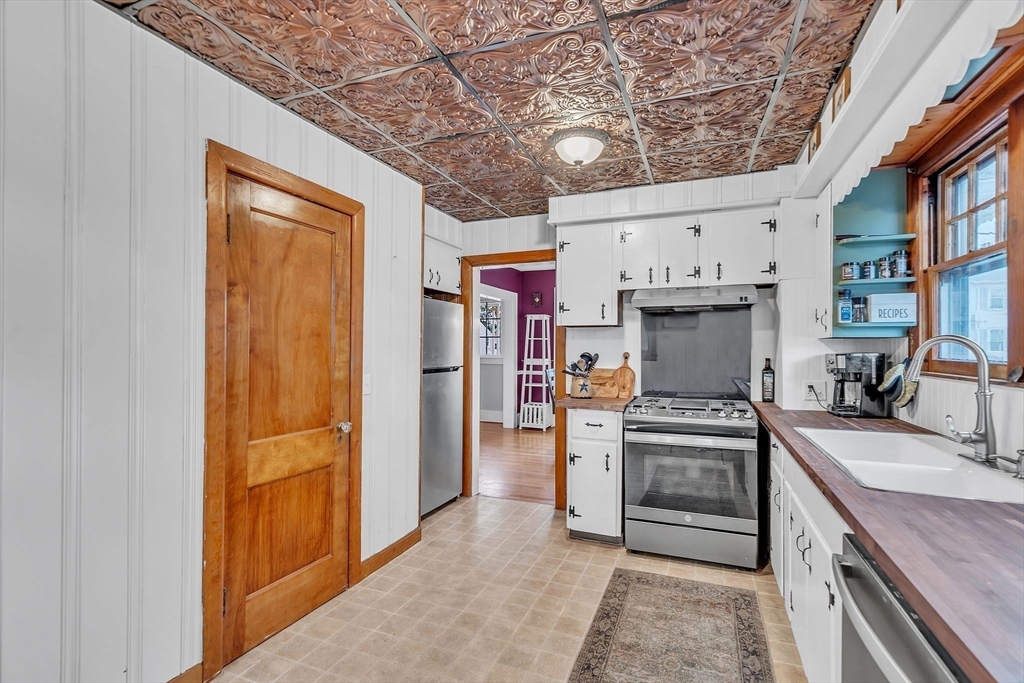 32 Reed Street Agawam, MA 01001 - Photo 13 of 26 Gallery Image 13