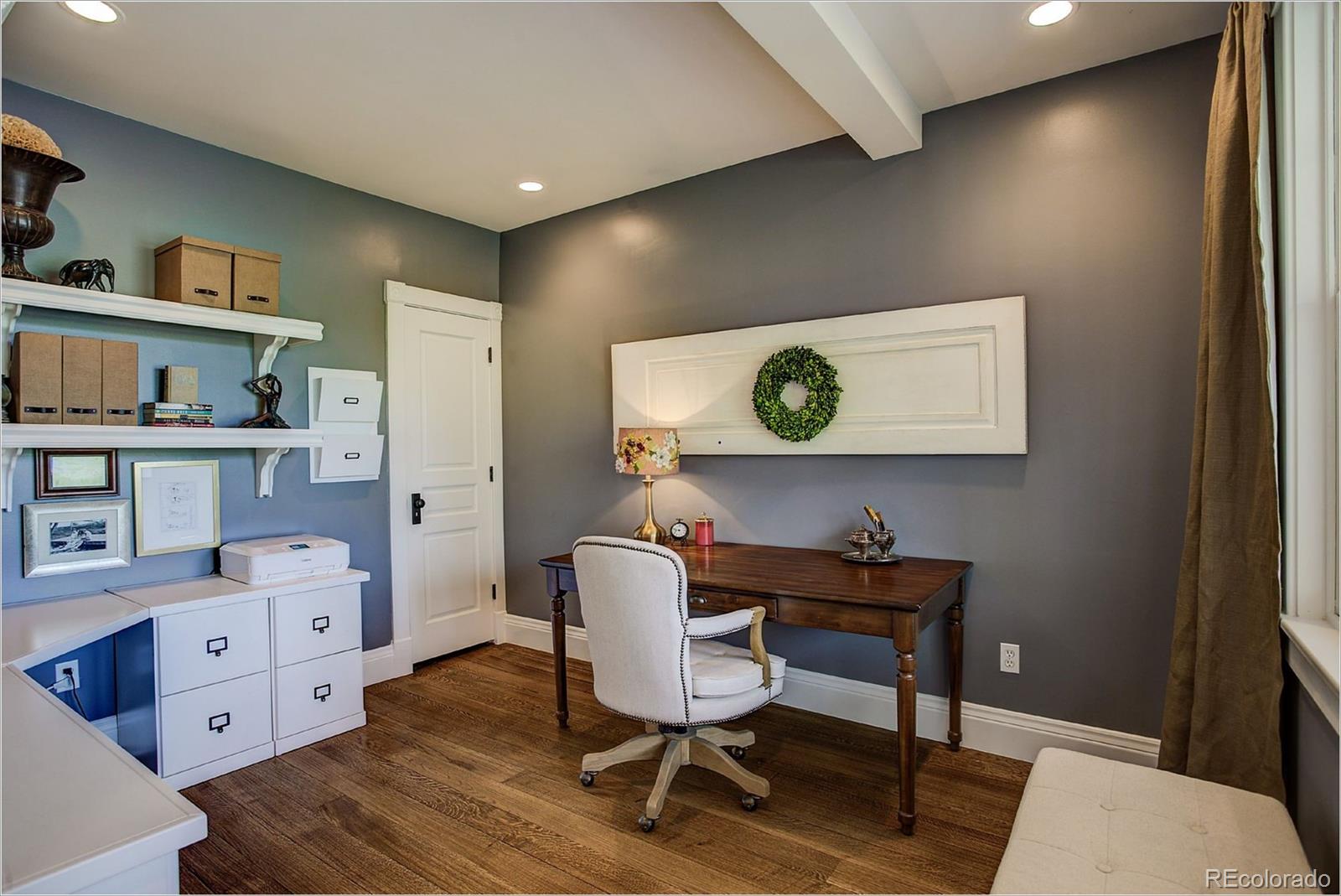 10261 Arapahoe Road Lafayette, CO 80026 - Photo 31 of 35 a workspace with furniture