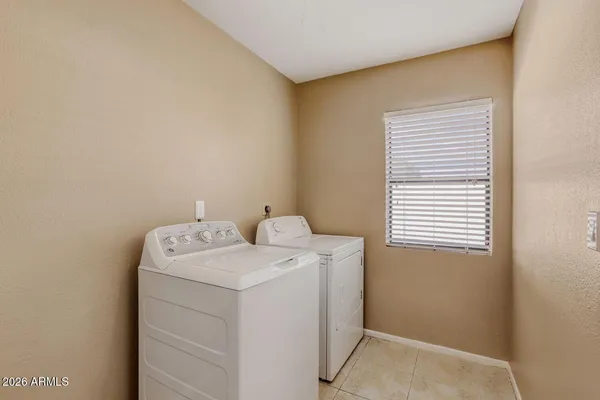 $2,300 | 3214 East Siesta Lane, Phoenix, AZ 85050
