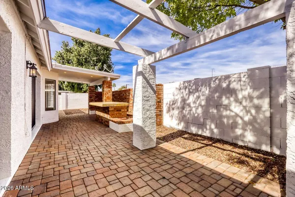 $2,300 | 3214 East Siesta Lane, Phoenix, AZ 85050