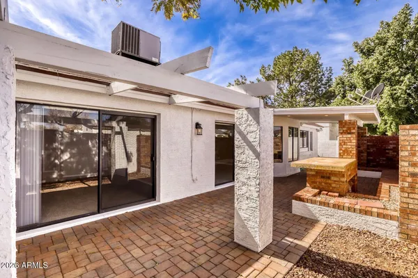 $2,300 | 3214 East Siesta Lane, Phoenix, AZ 85050