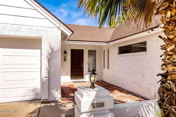 $2,200 | 3214 East Siesta Lane, Phoenix, AZ 85050
